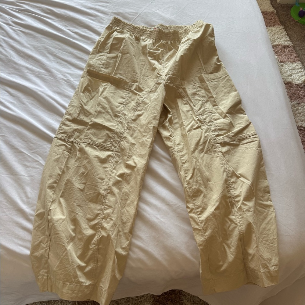 Urban Outfitters Women’s Light Tan Cargo Pants